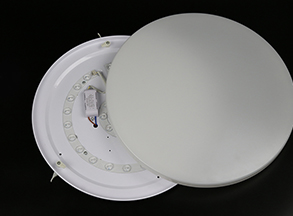 高邊（biān）平麵吸頂燈罩